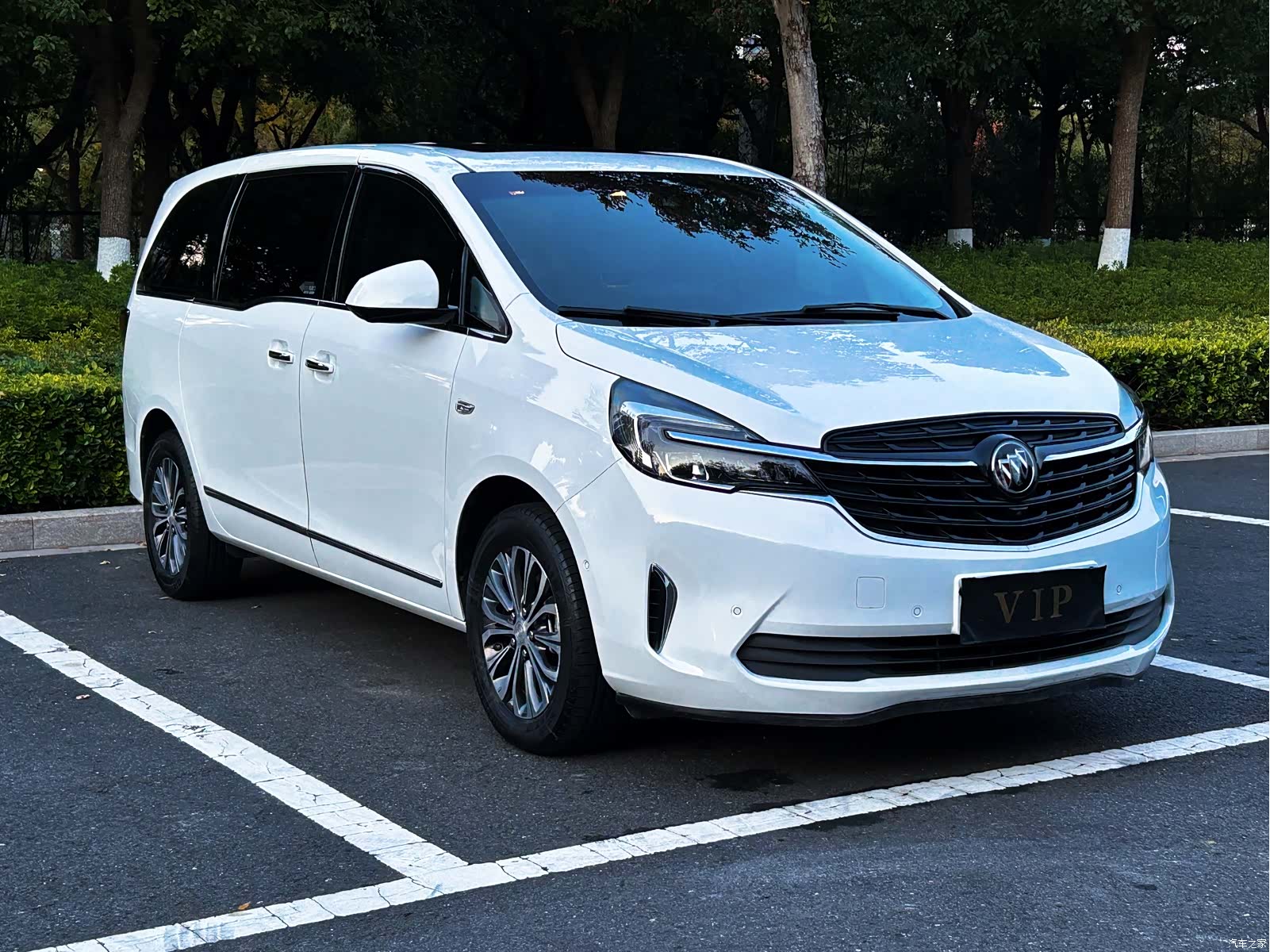 Buick GL8, 2021 3