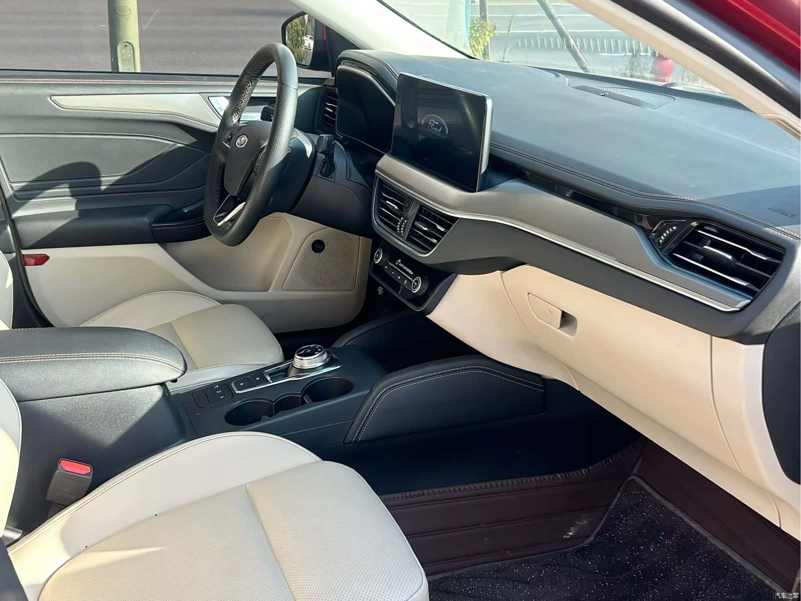 Ford Focus, 2022 6