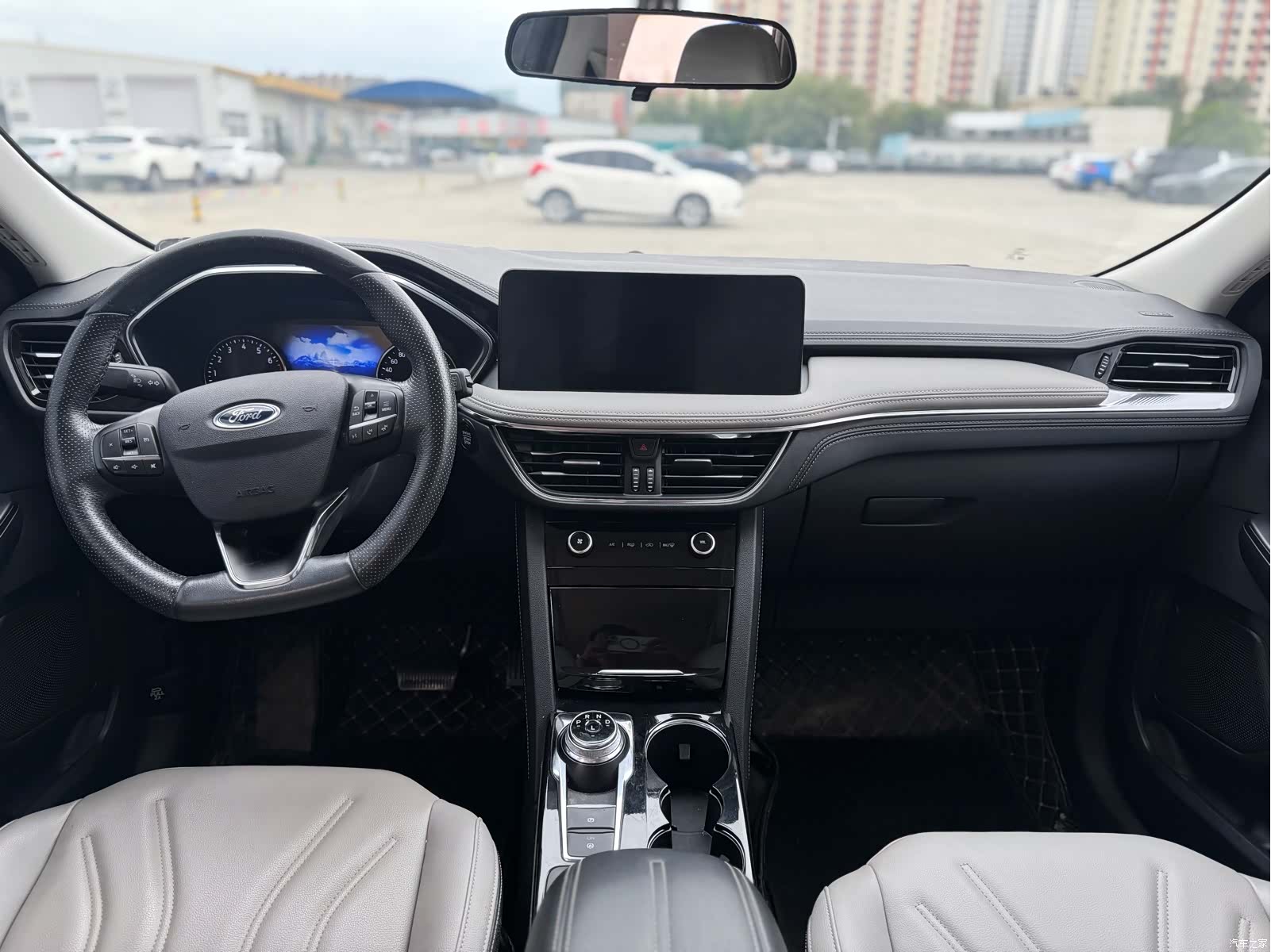 Ford Escape, 2022 все фото