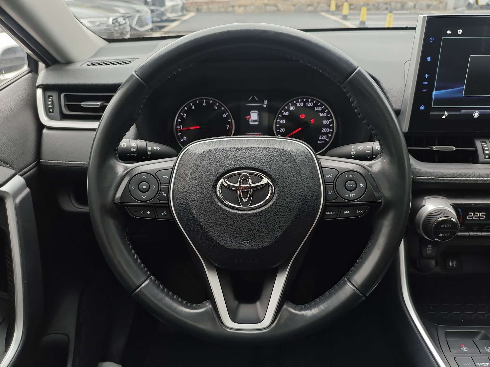 Toyota Wildlander, 2022 18