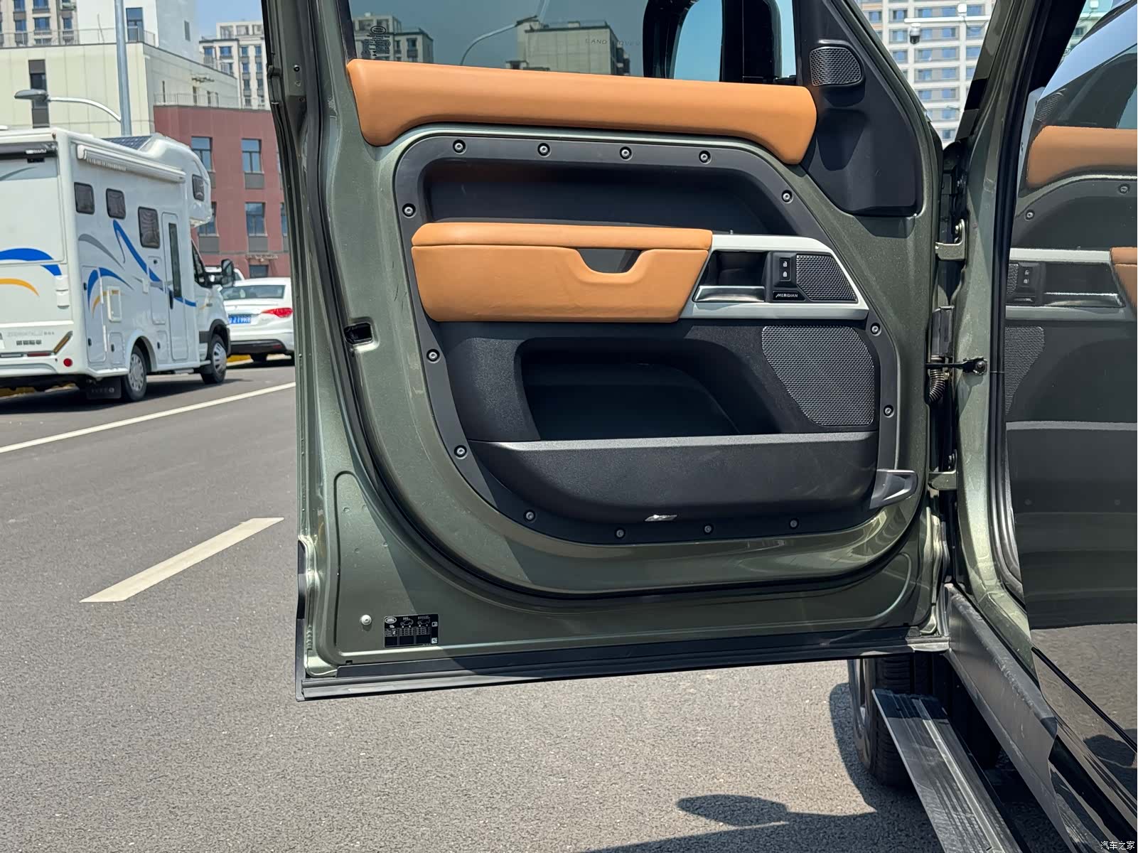 Land Rover Defender, 2023 11