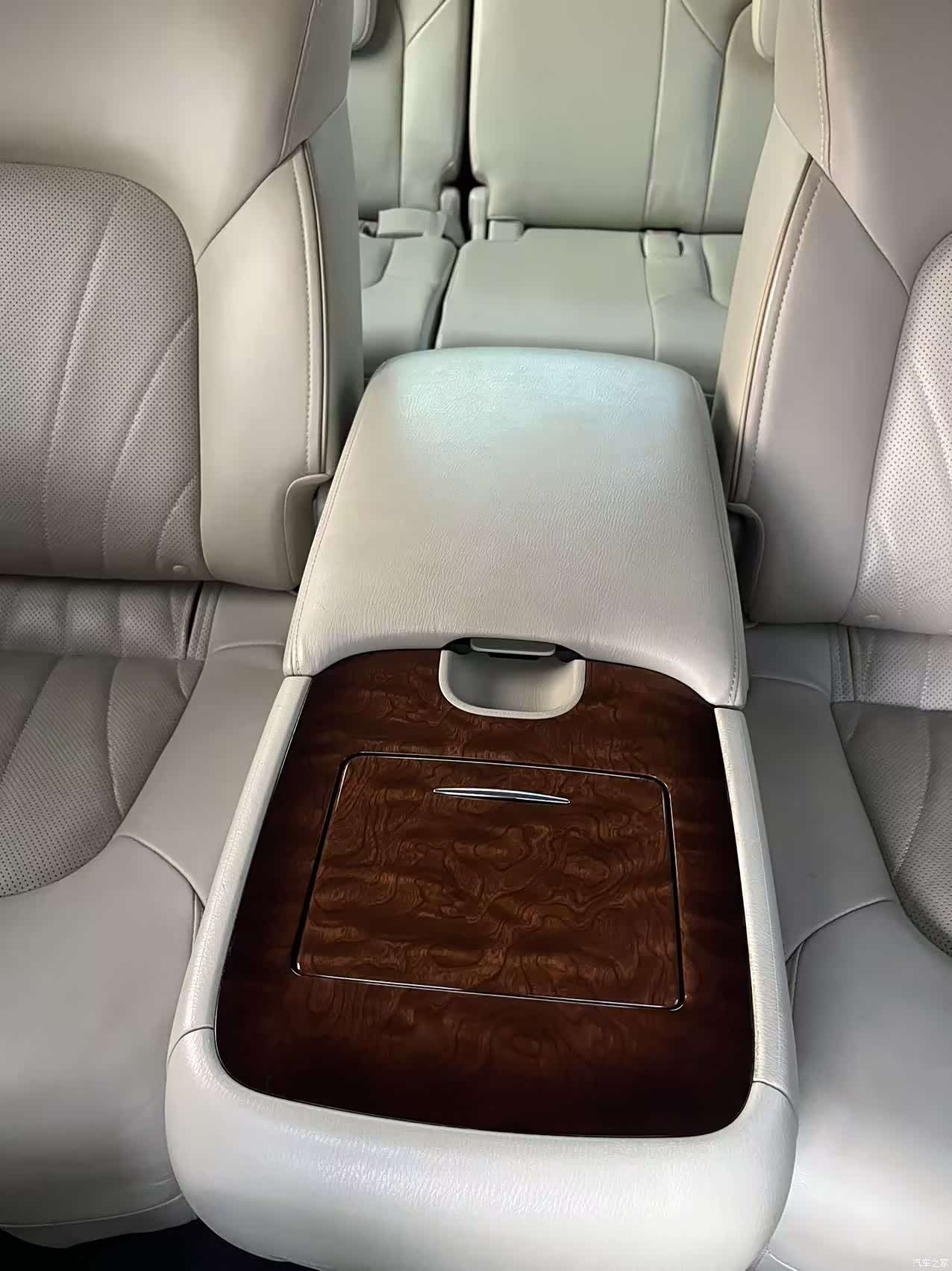 Infiniti QX80, 2018 33