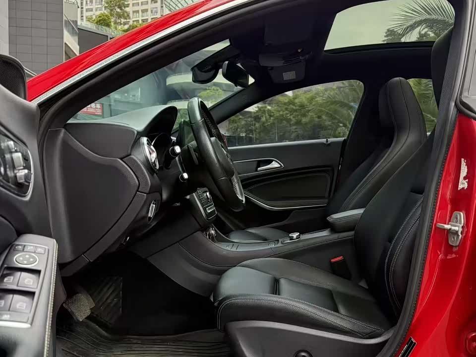 Mercedes-Benz CLA