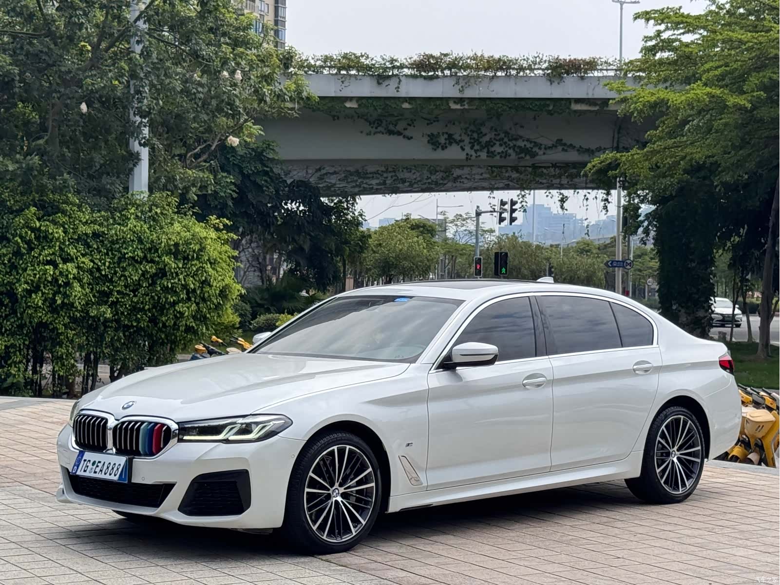 BMW 5 Series, 2021 1
