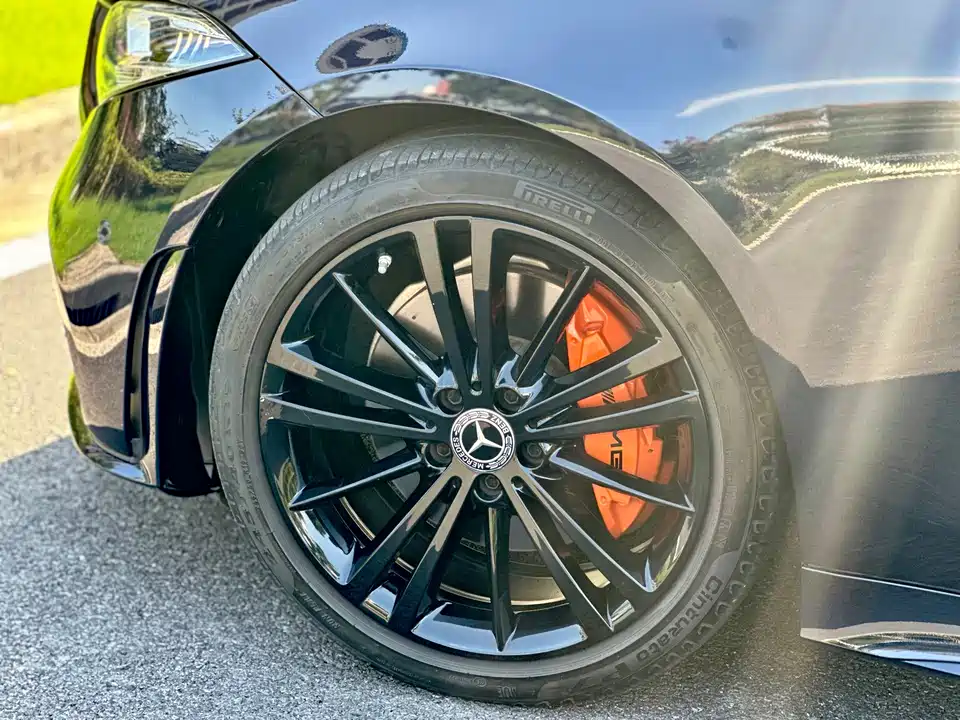 Mercedes-Benz CLS Mercedes-Benz CLS