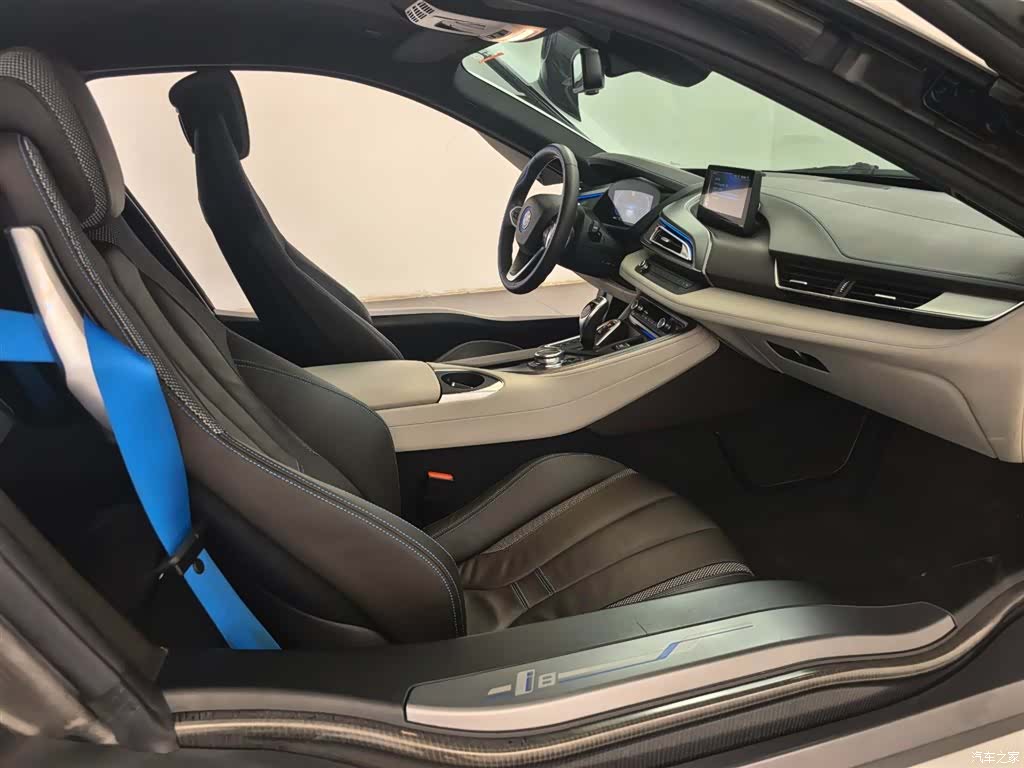 BMW i8, 2016 9