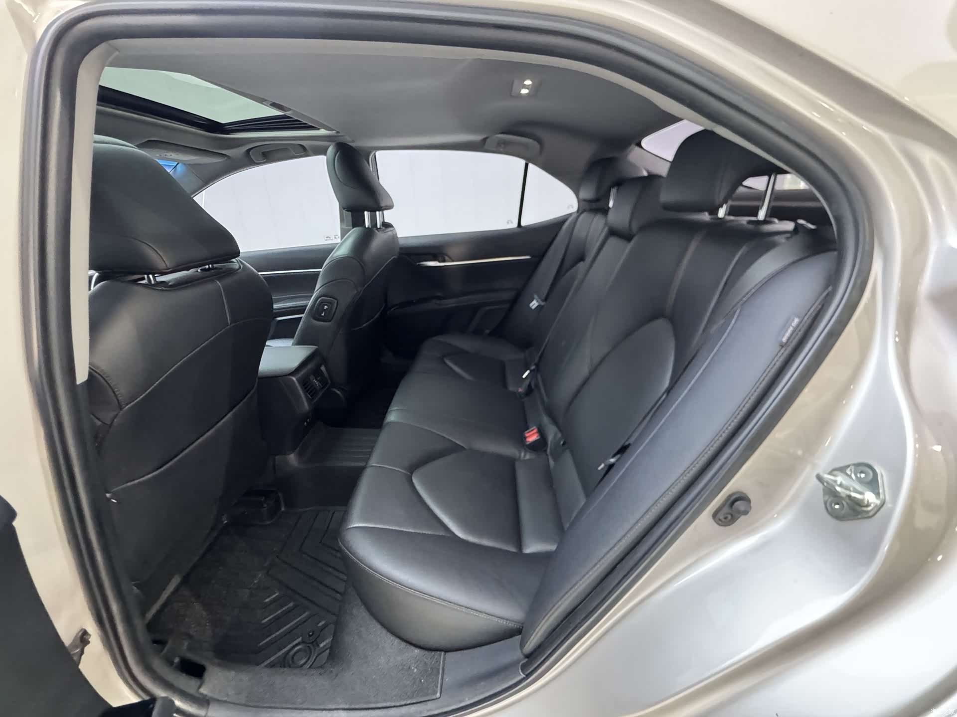 Toyota Camry, 2019 23