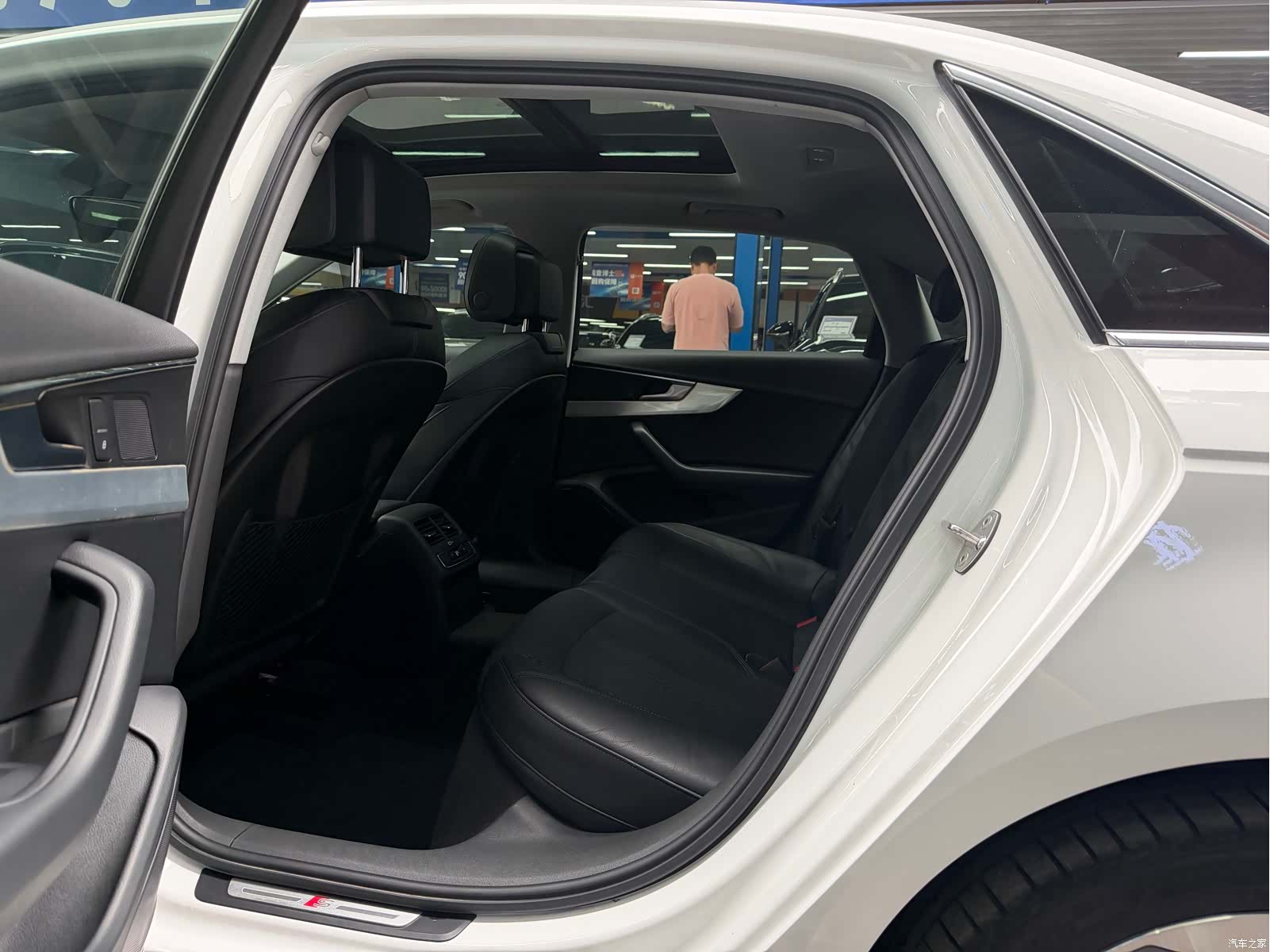 Audi A4L, 2018 7