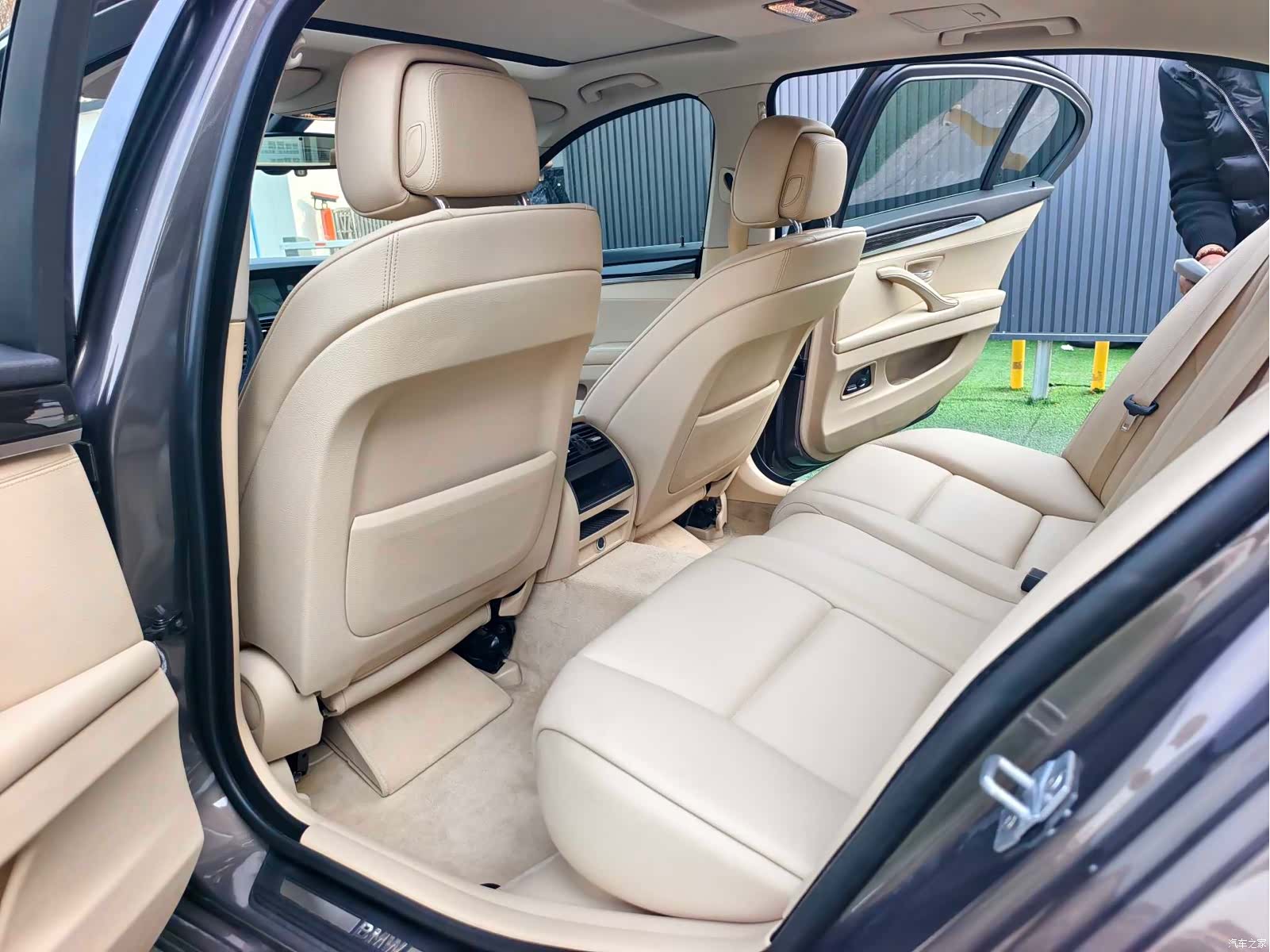 BMW 5 Series, 2013 11