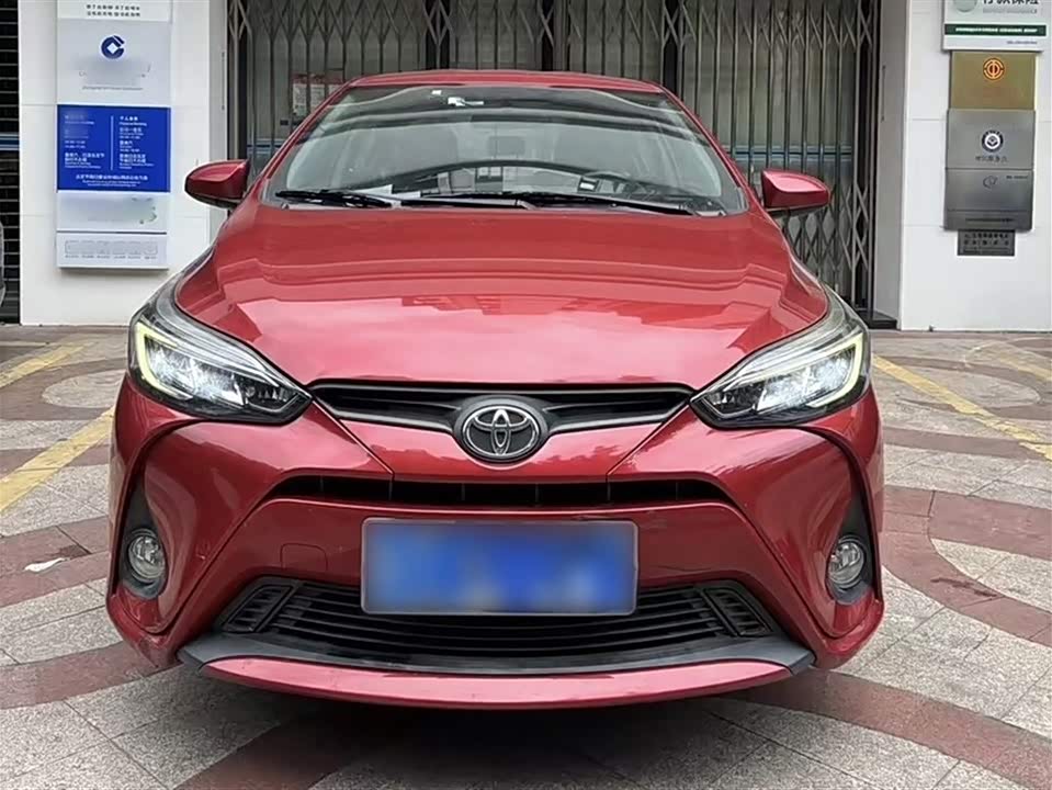 Toyota YARiS L to enjoy