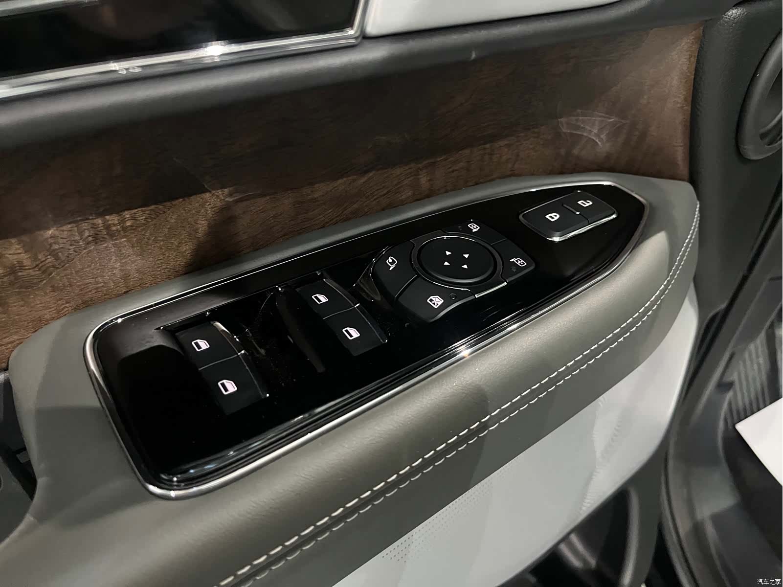 Lincoln Navigator, 2026 7