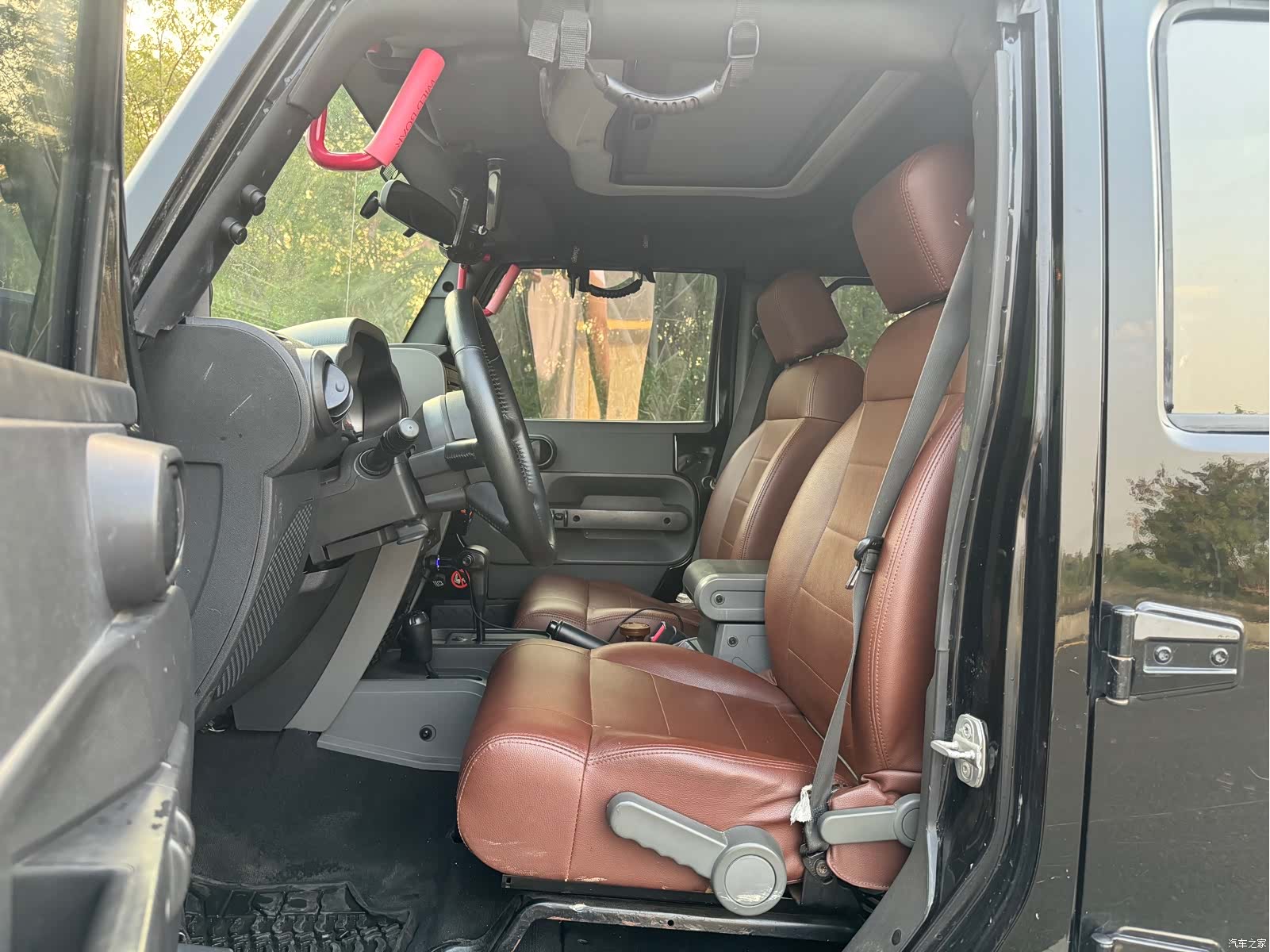 Jeep Wrangler, 2010 все фото