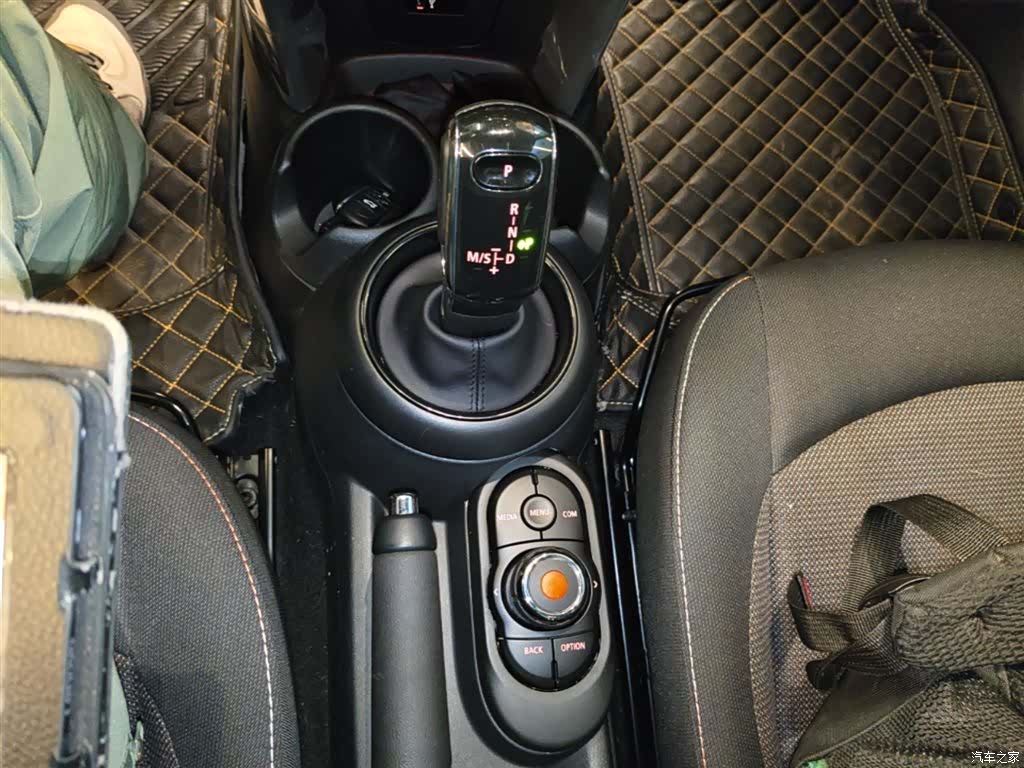 Mini ONE, 2022 14