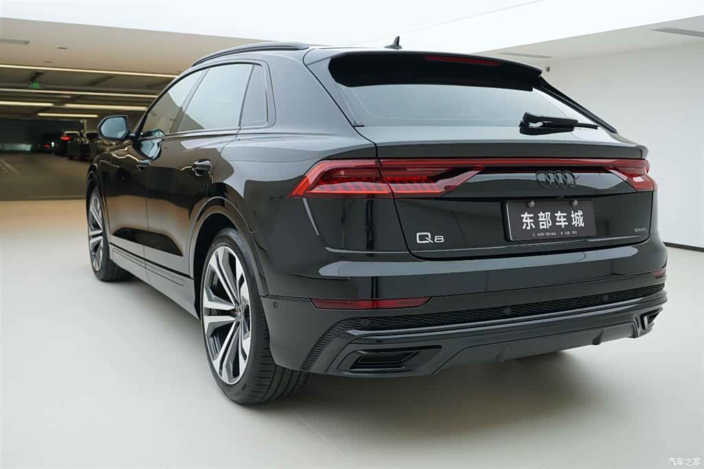 Audi Q8, 2023 4