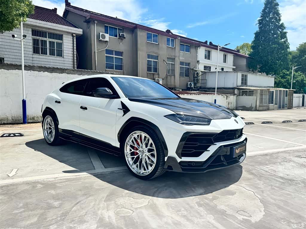Lamborghini Urus, 2021 3