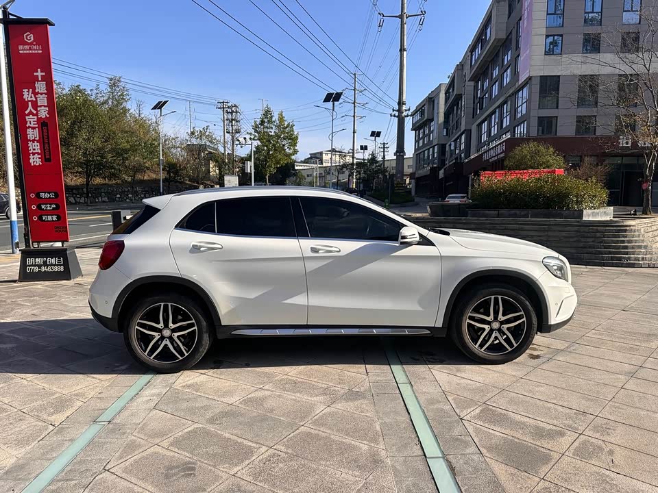 Mercedes-Benz GLA