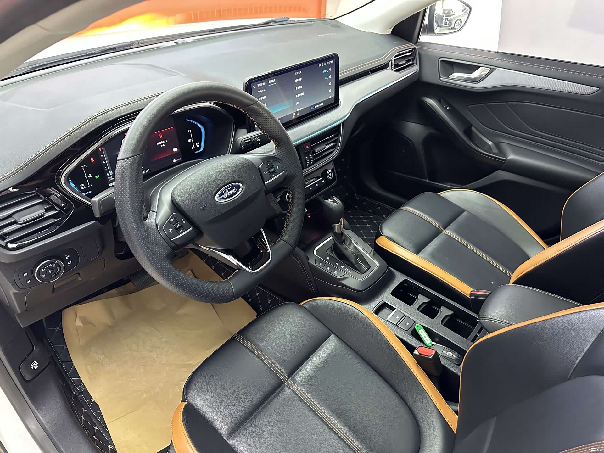 Ford Focus, 2023 10