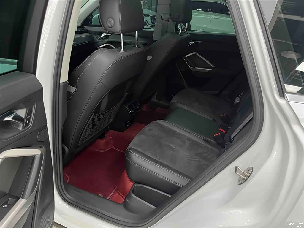 Audi Q3, 2023 13