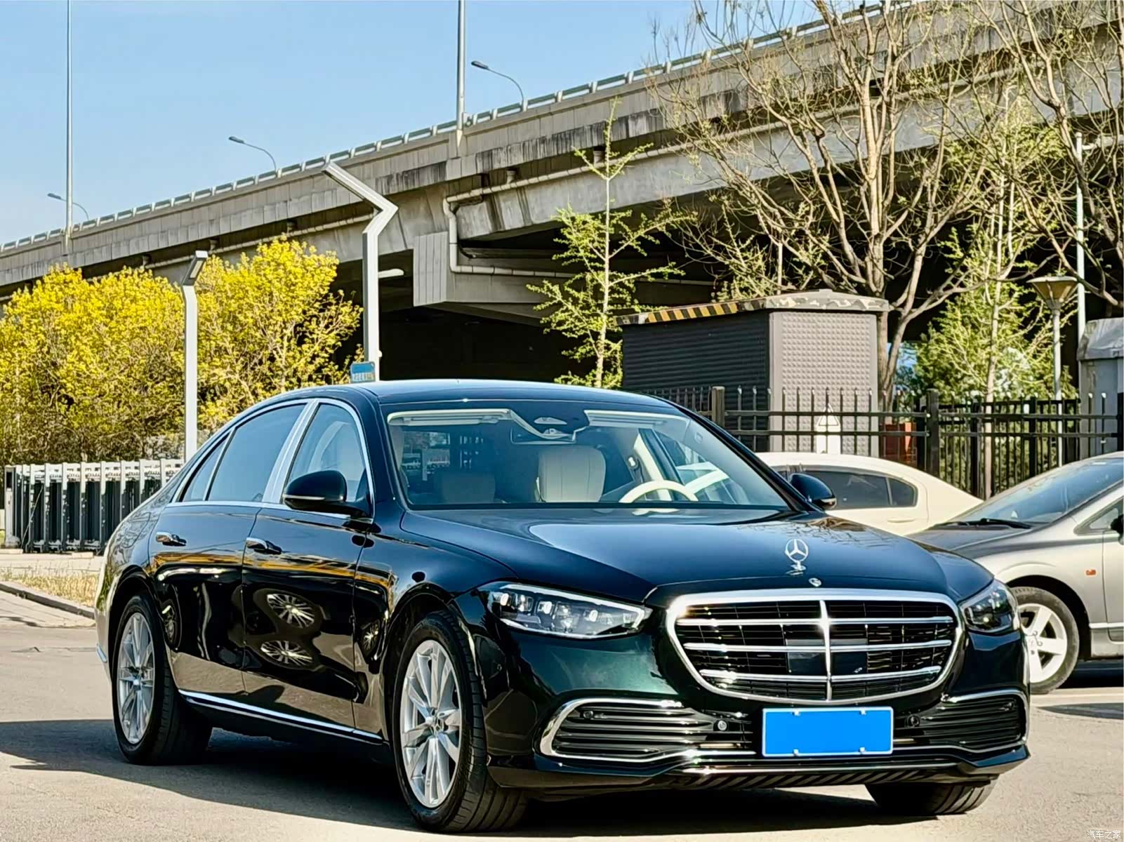 Mercedes-Benz S-Class, 2023 3