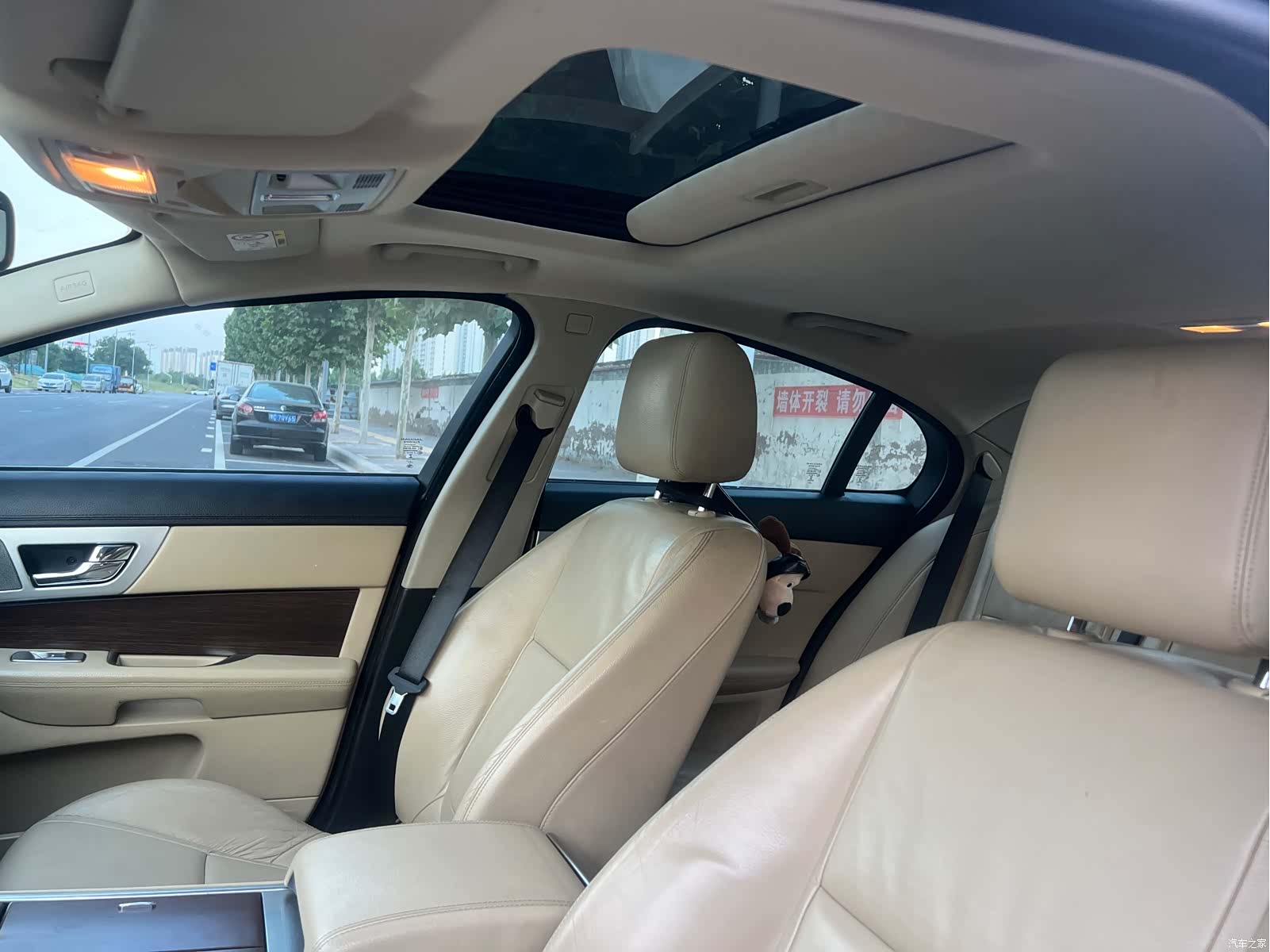 Jaguar XF, 2014 4