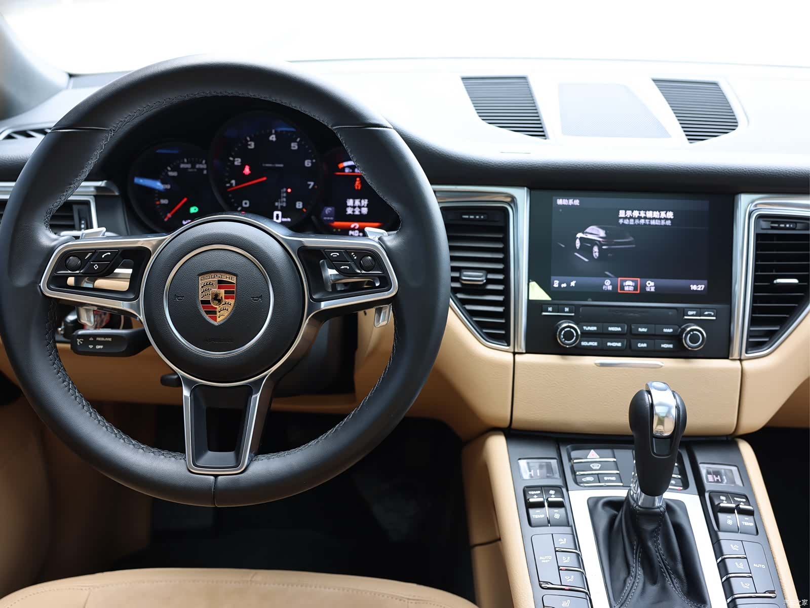 Porsche Macan, 2018 10