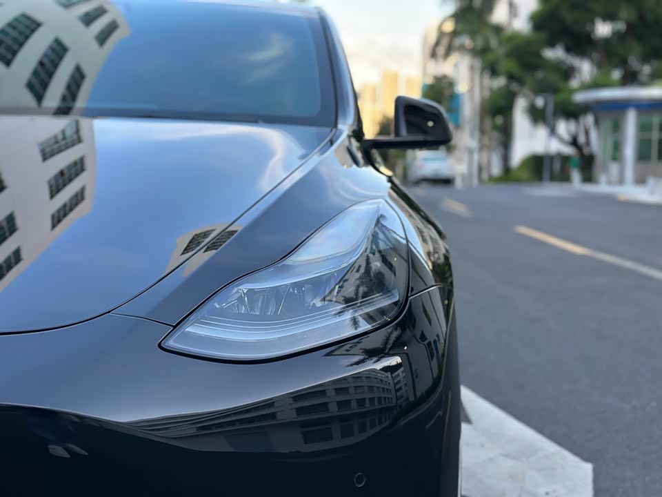 Tesla Model Y Tesla Model Y