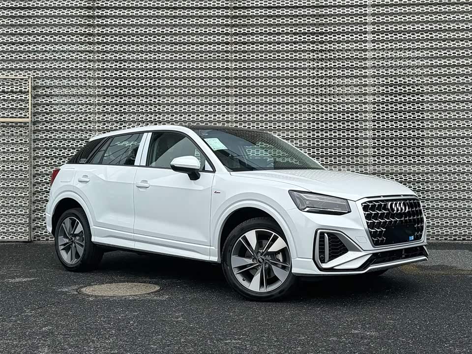 Audi Q2L