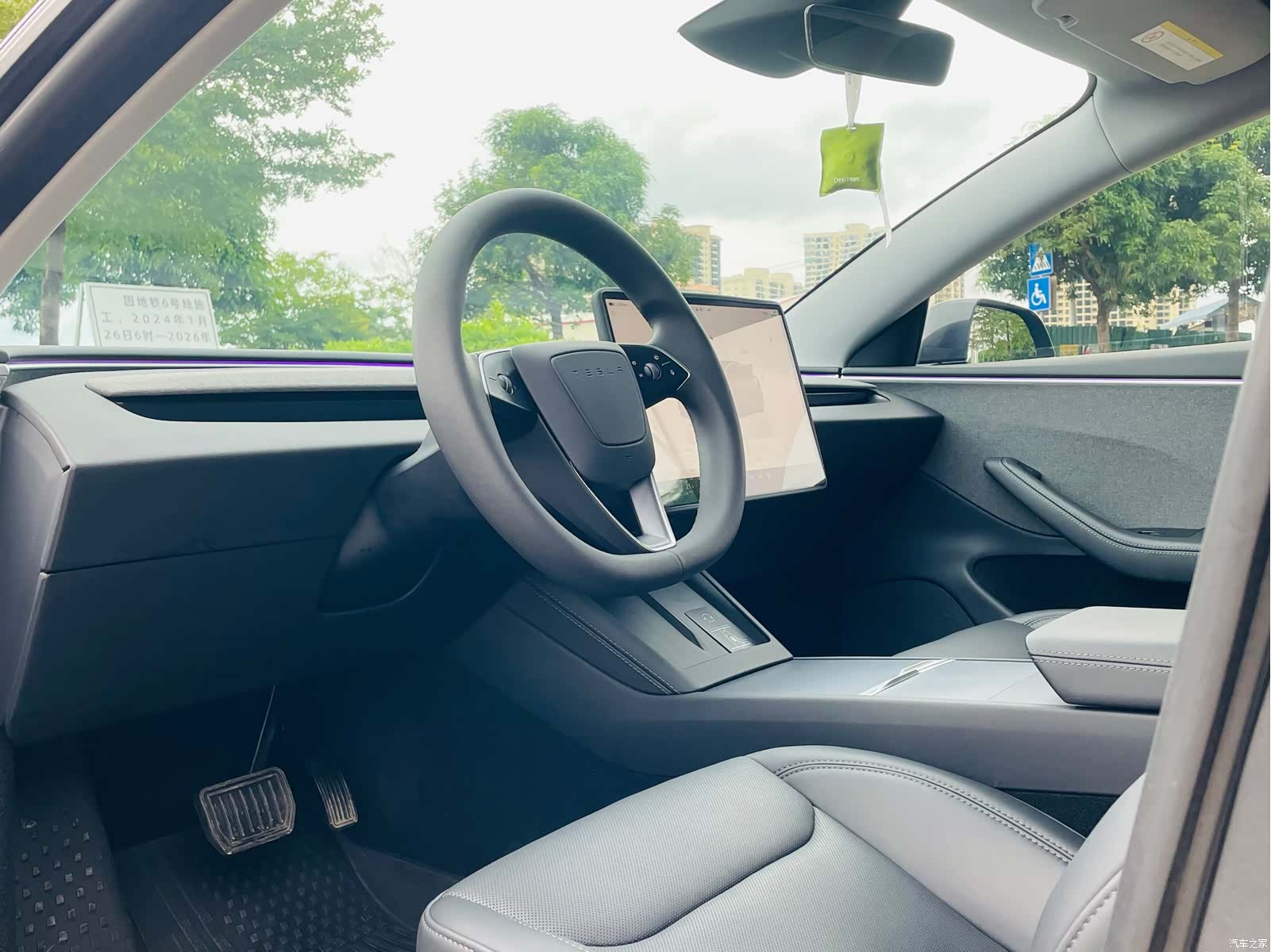 Tesla Model 3, 2024 14