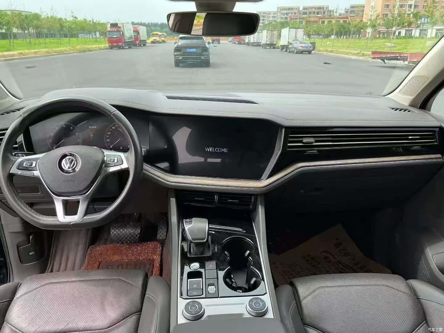 Volkswagen Touareg, 2020 все фото