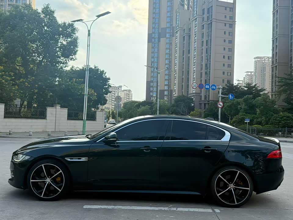 Jaguar XE
