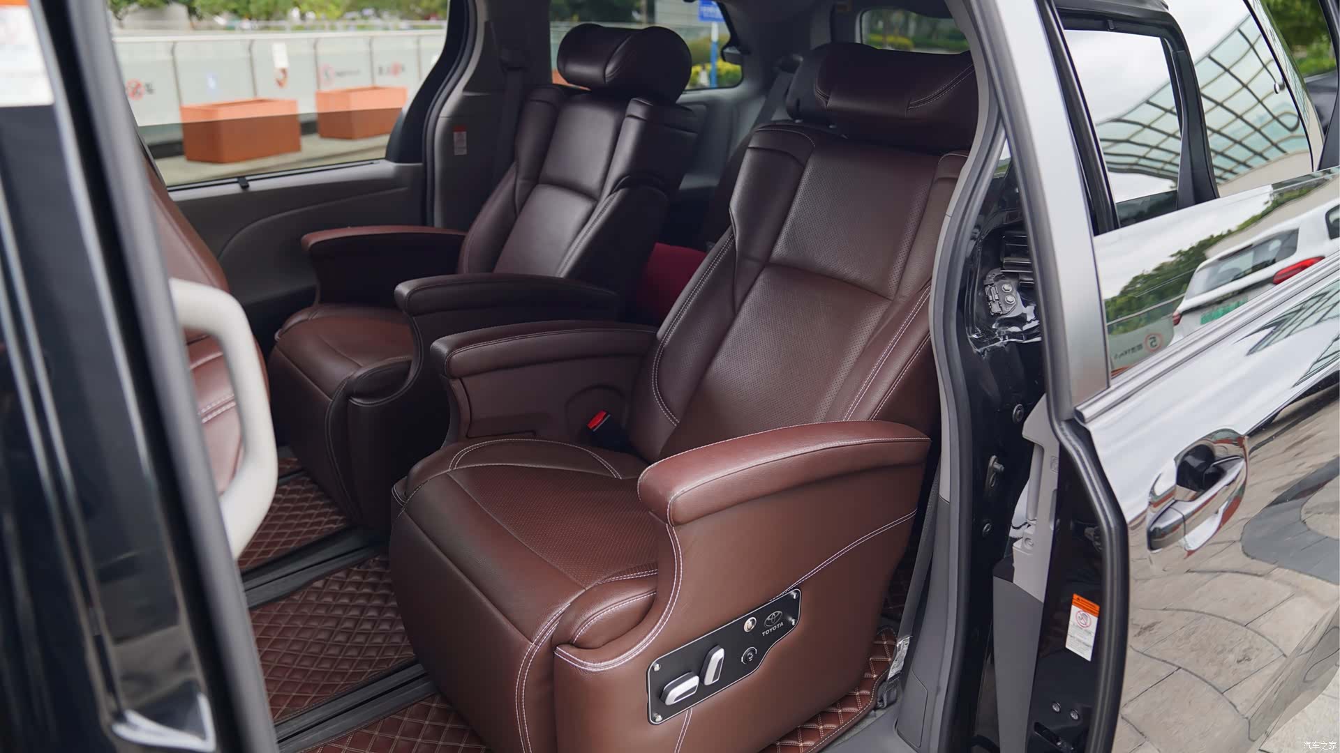 Toyota Sienna, 2017 12