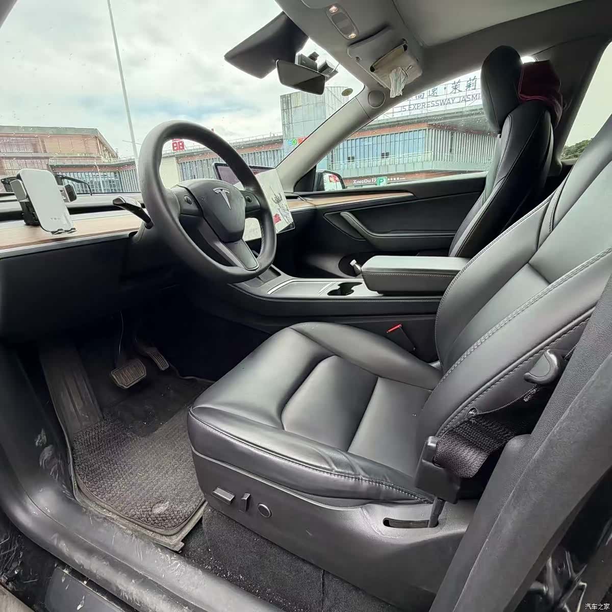 Tesla Model Y, 2021 все фото