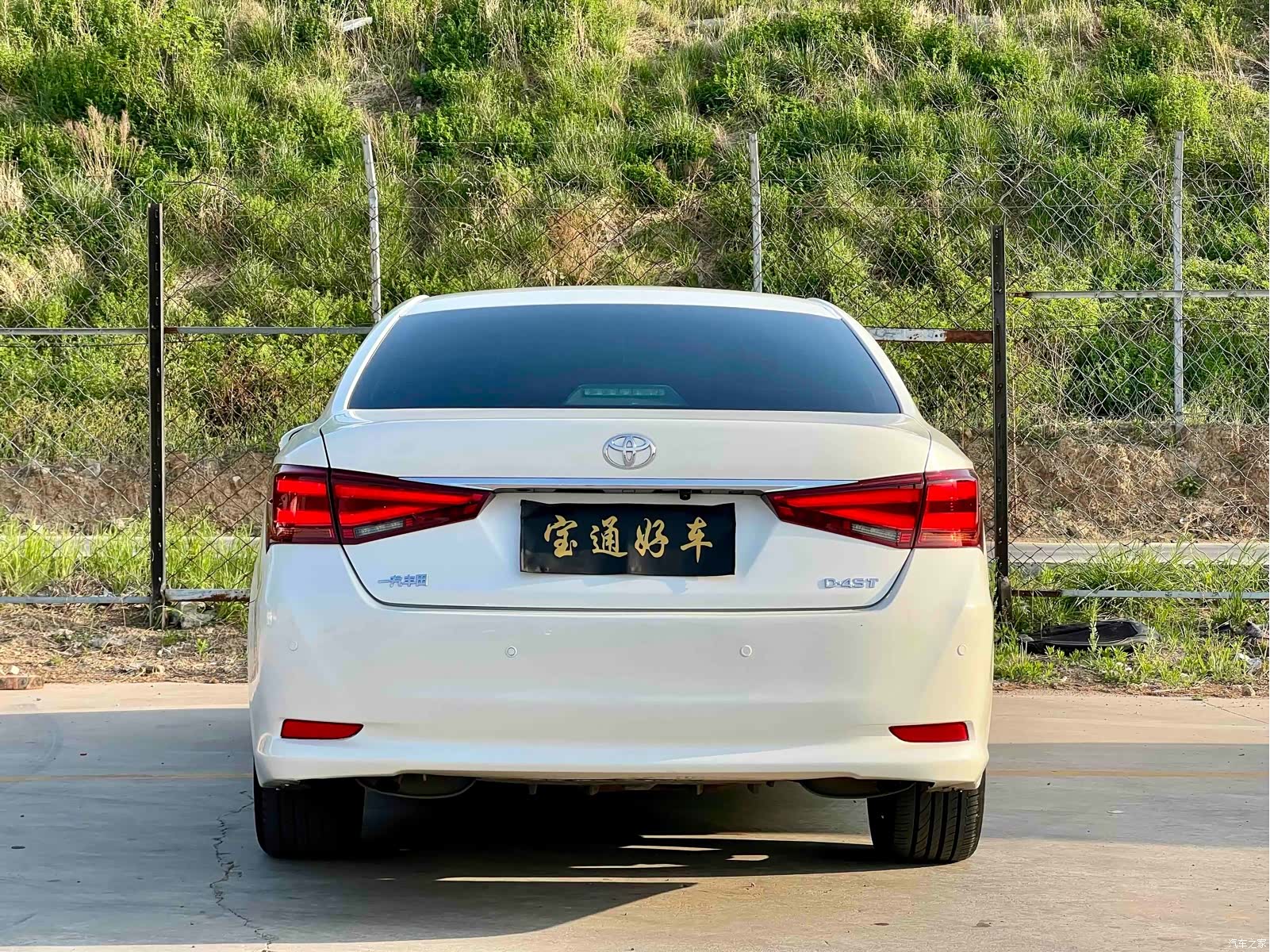 Toyota Crown, 2016 все фото