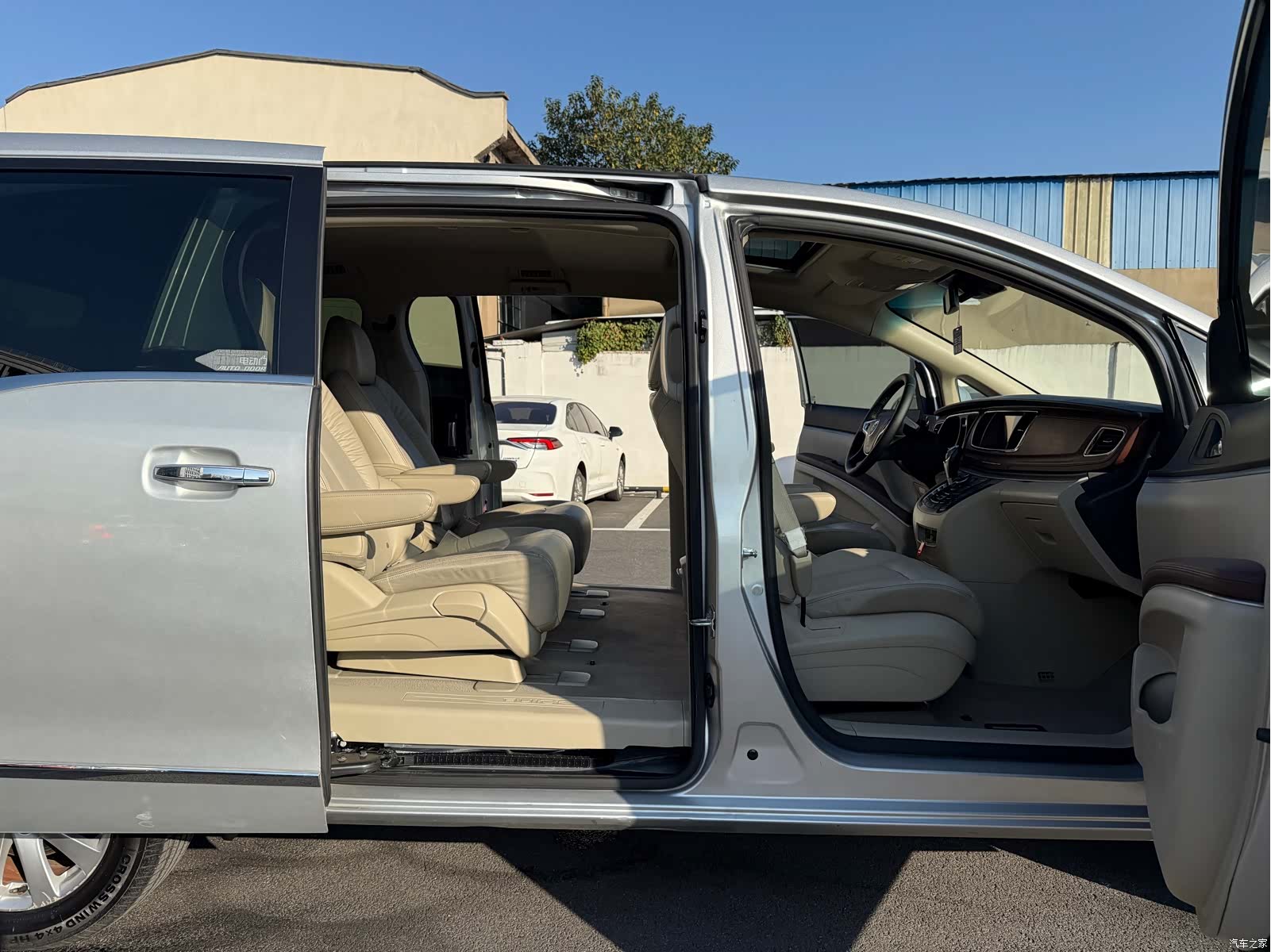 Buick GL8, 2019 8
