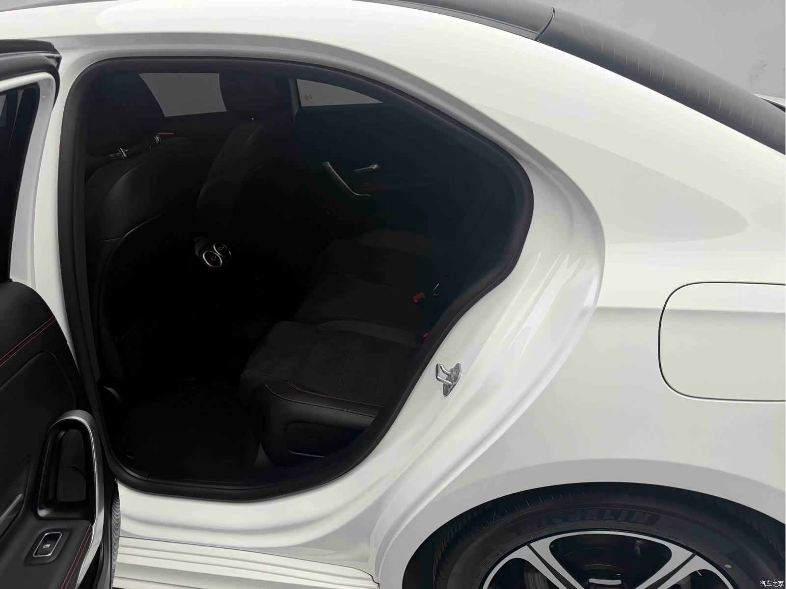 Mercedes-Benz A-Class, 2024 8