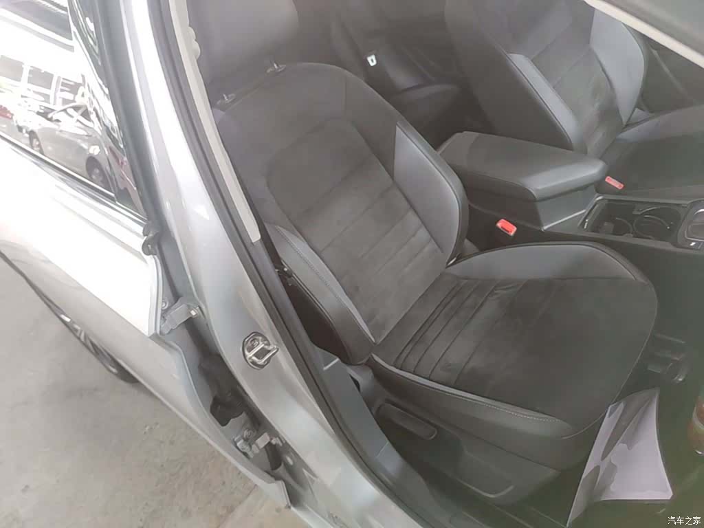 Volkswagen Sagitar, 2021 25