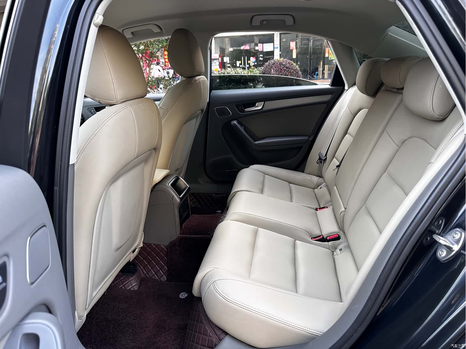 Audi A4L, 2011 12