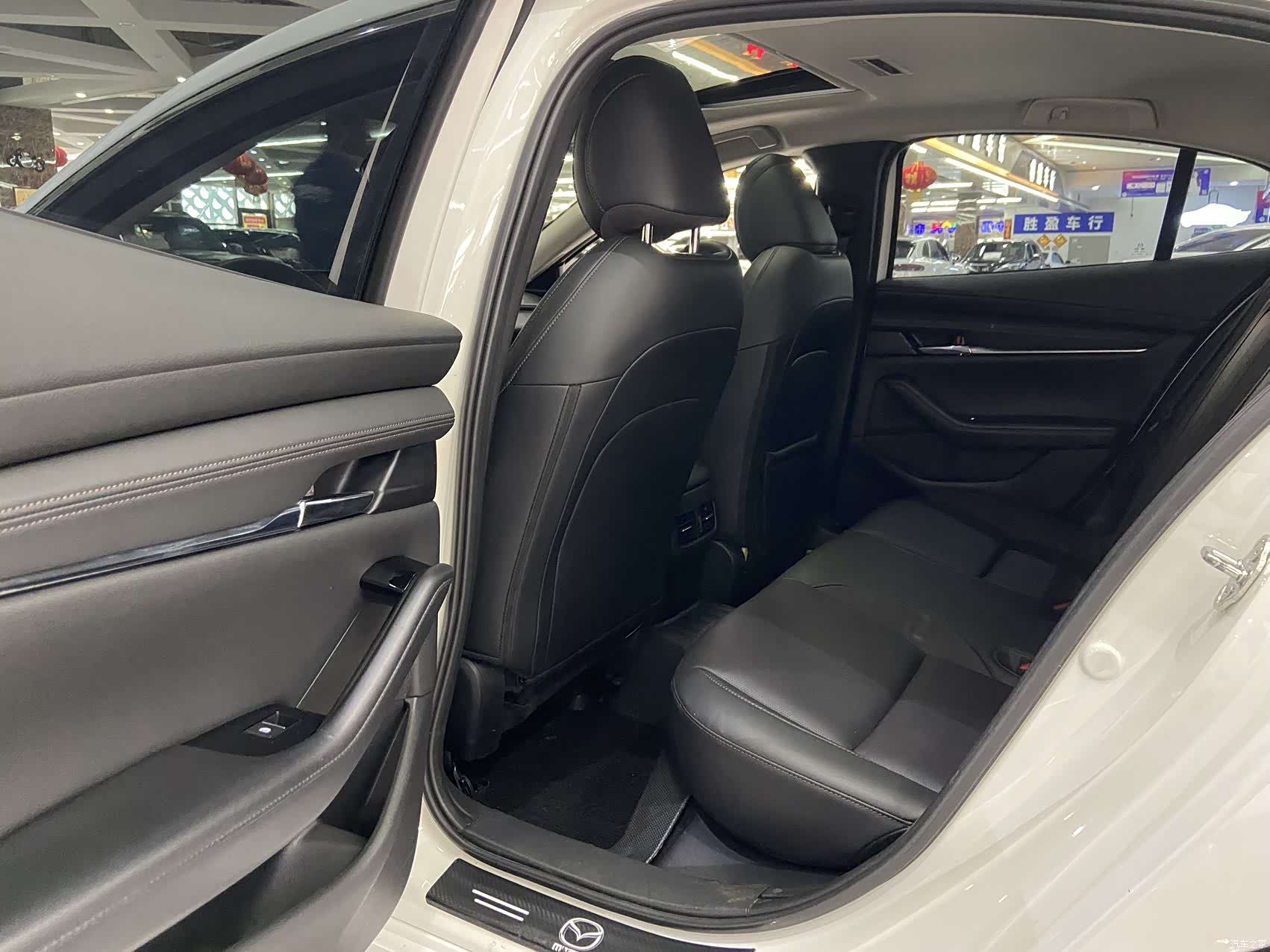 Mazda Mazda3, 2023 8