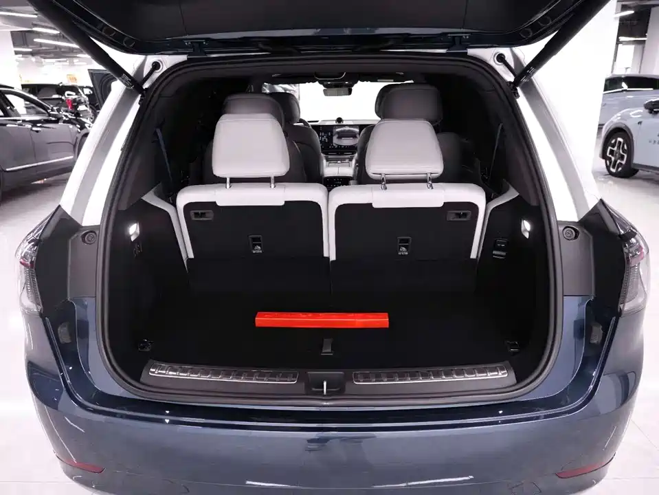 AITO Ask the world M9