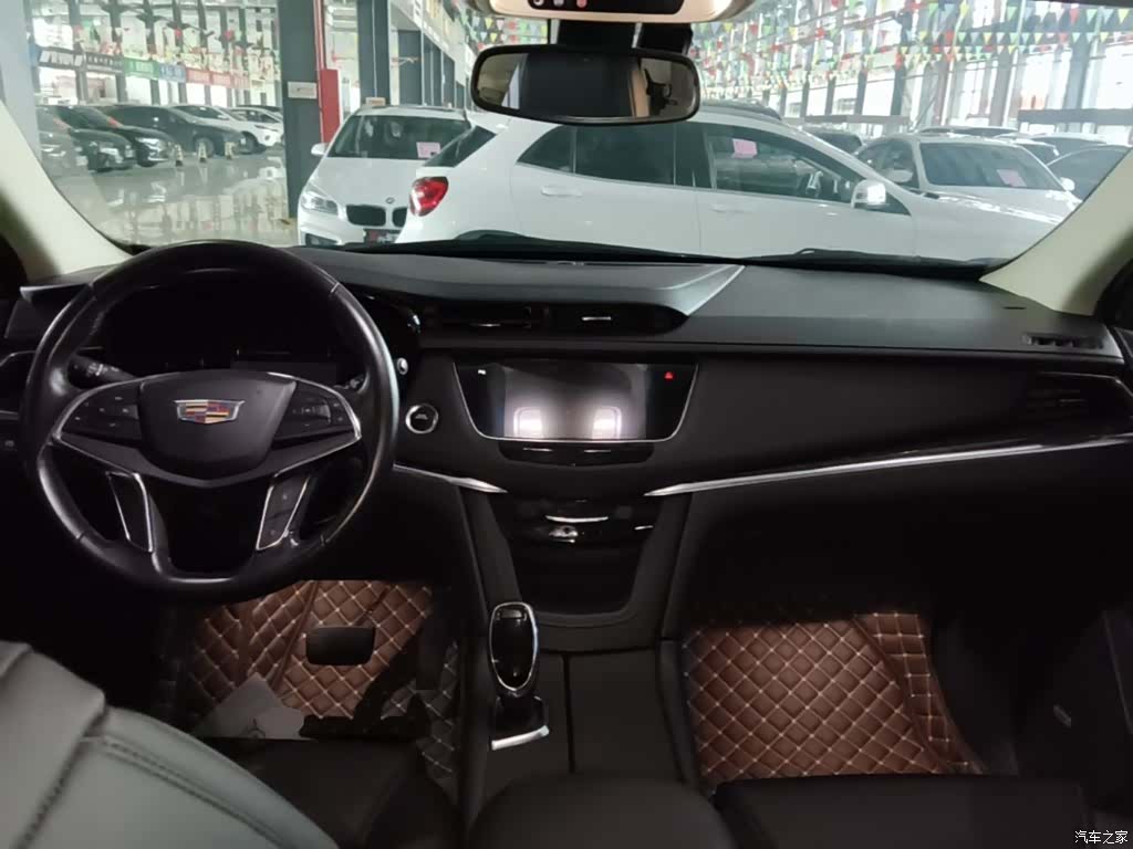 Cadillac XT5, 2017 10