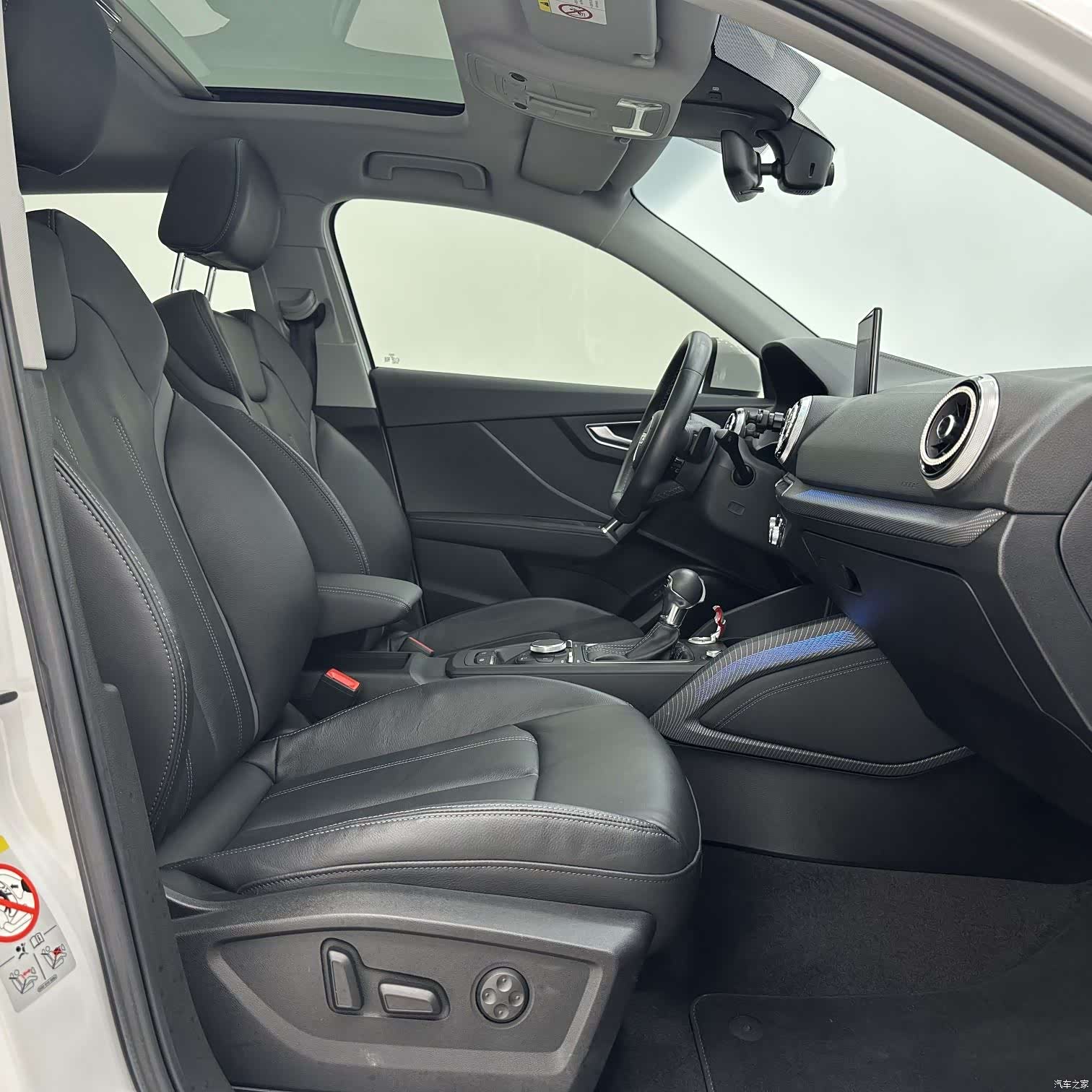 Audi Q2L, 2022 8