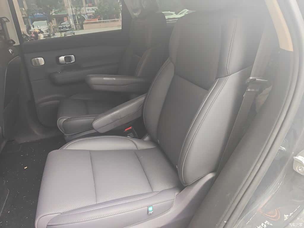 Leapmotor C16, 2024 15