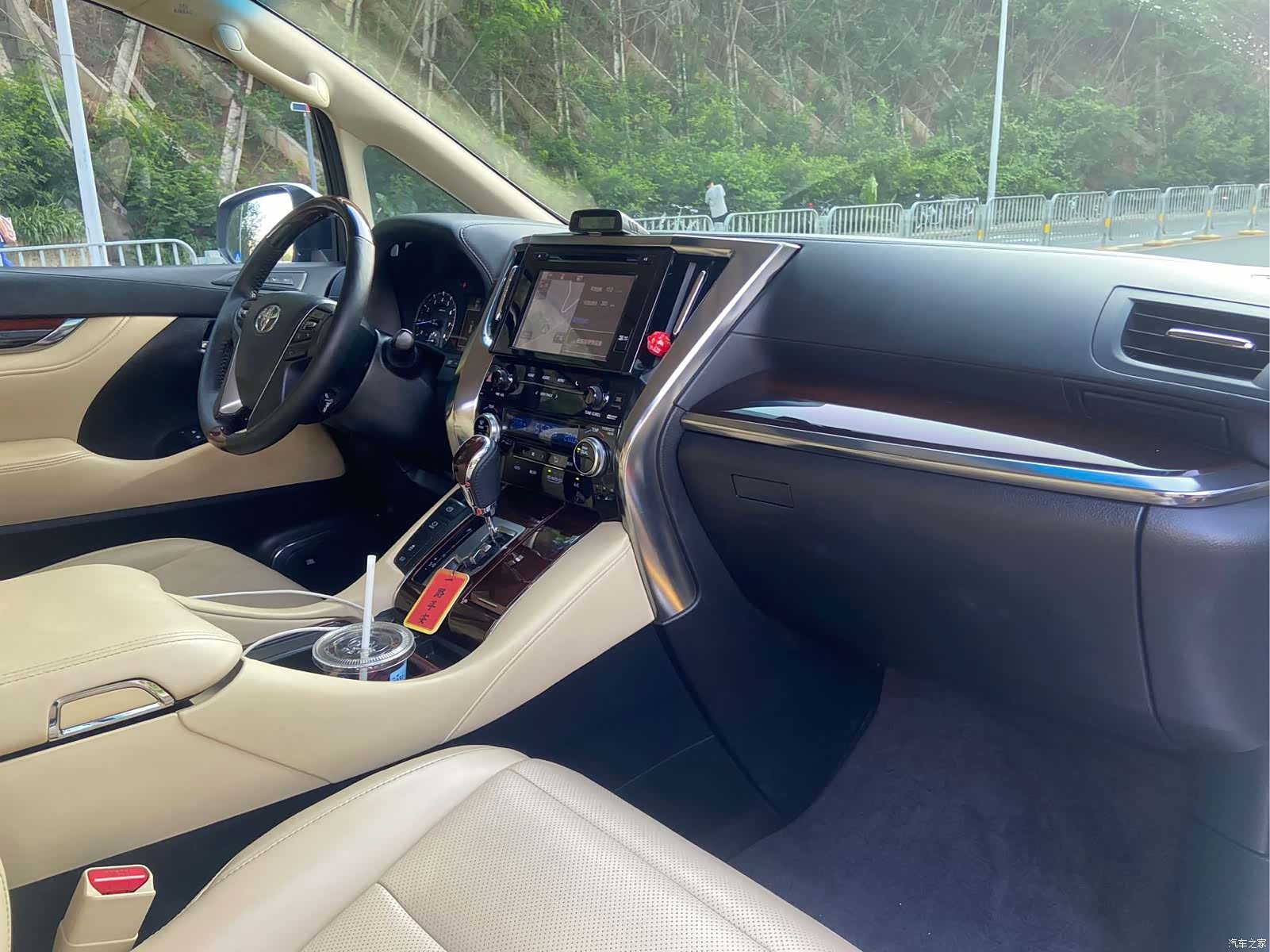 Toyota Alphard, 2016 13