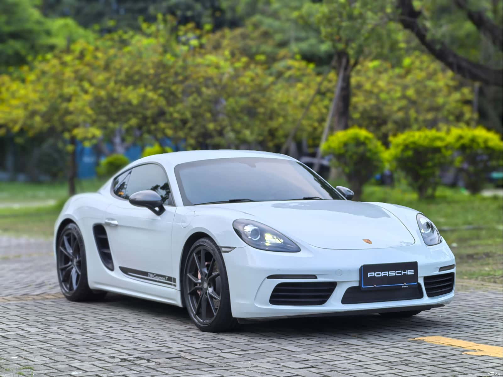 Porsche Cayman, 2020 4