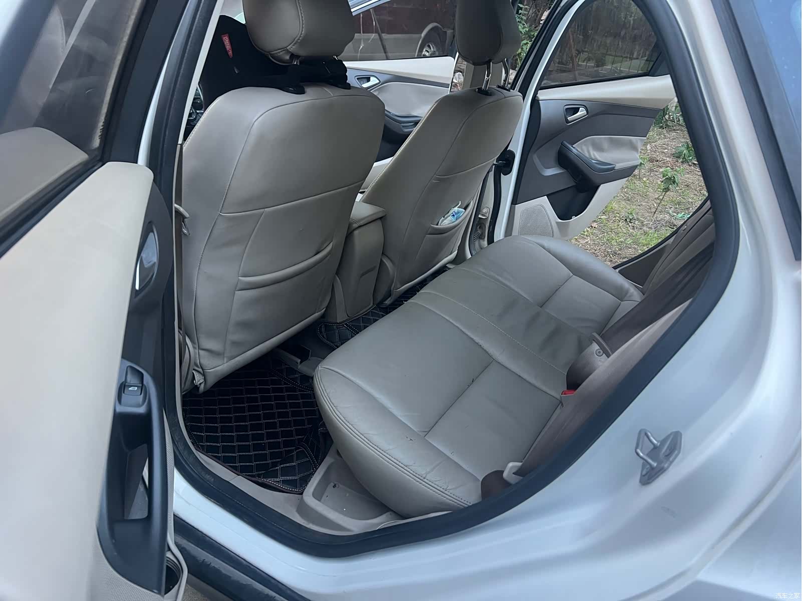Ford Focus, 2013 6