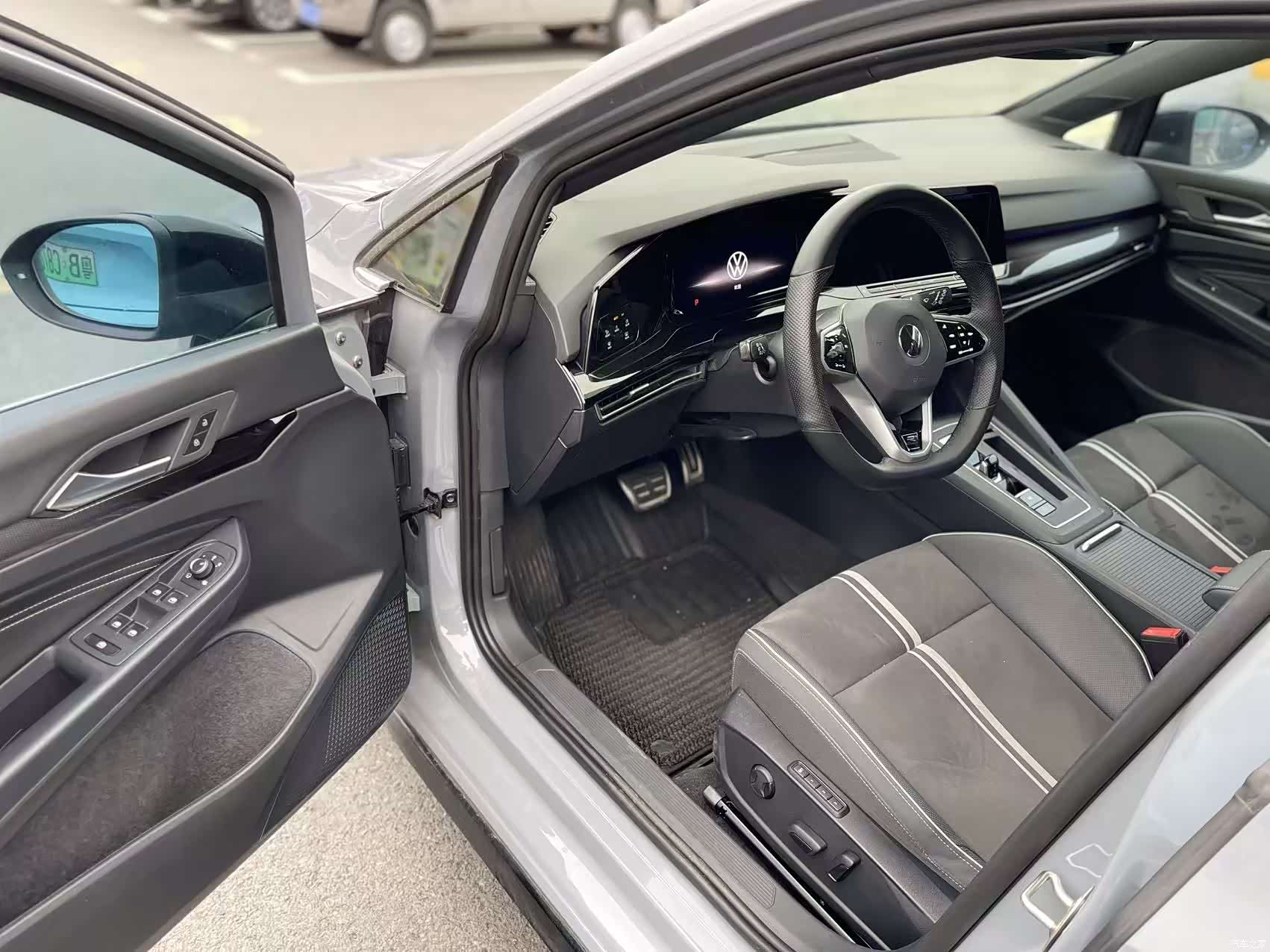 Volkswagen Golf, 2023 9