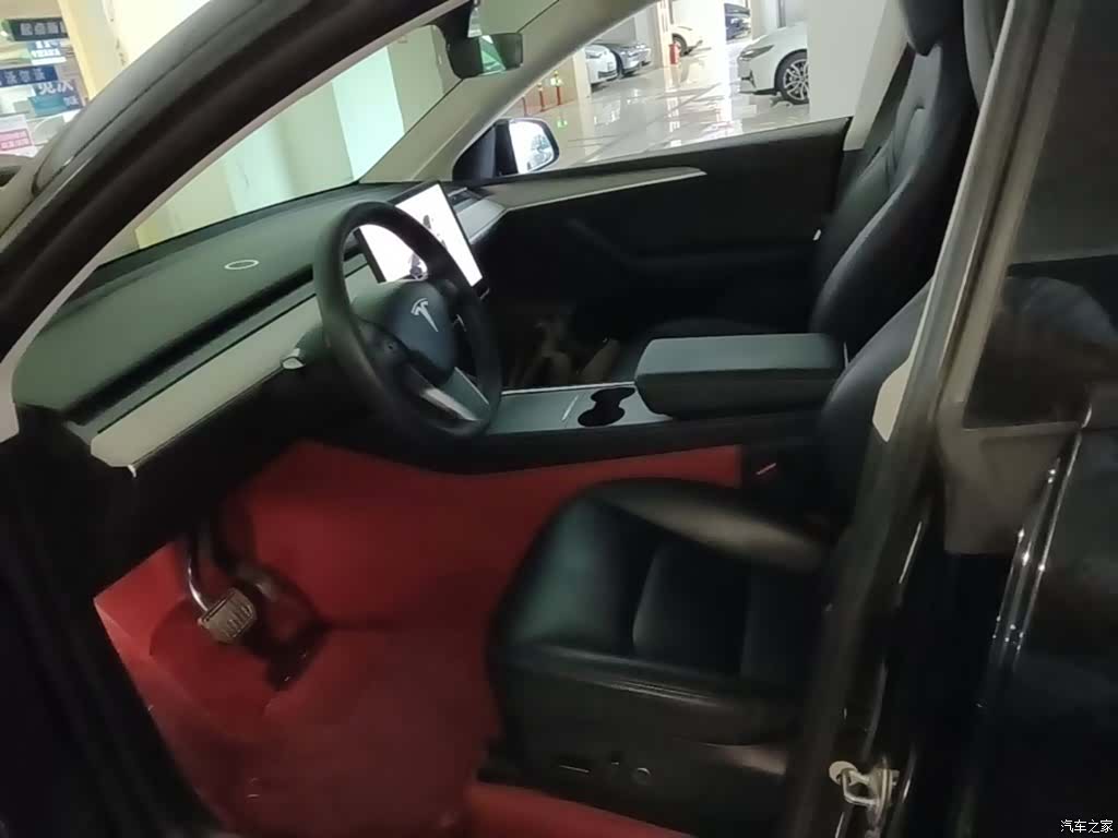 Tesla Model Y, 2023 15