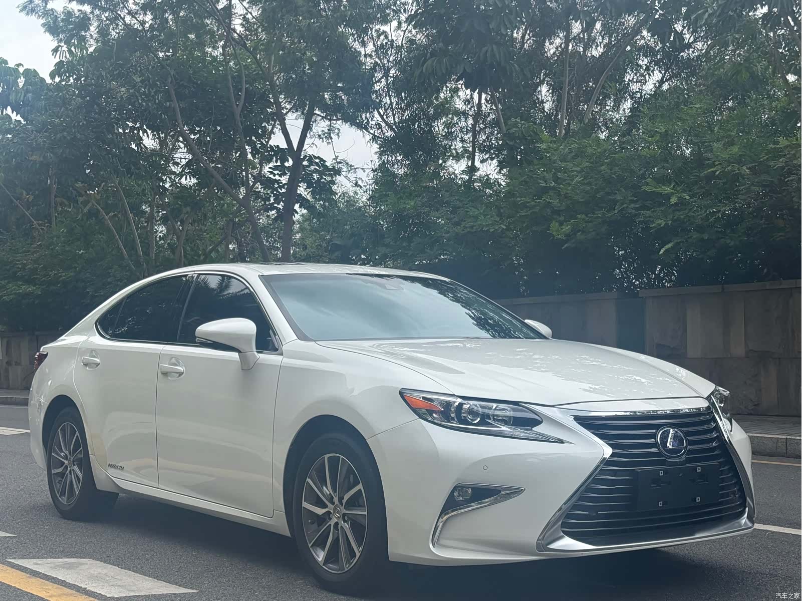 Lexus ES, 2018 3