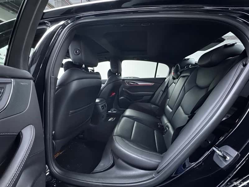 Cadillac CT5, 2024 4