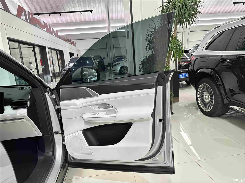 Xpeng G9, 2023 32